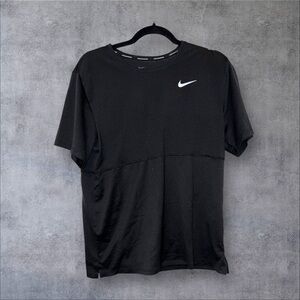 Nike Black Short Sleeve Tee for Versatile Comfort